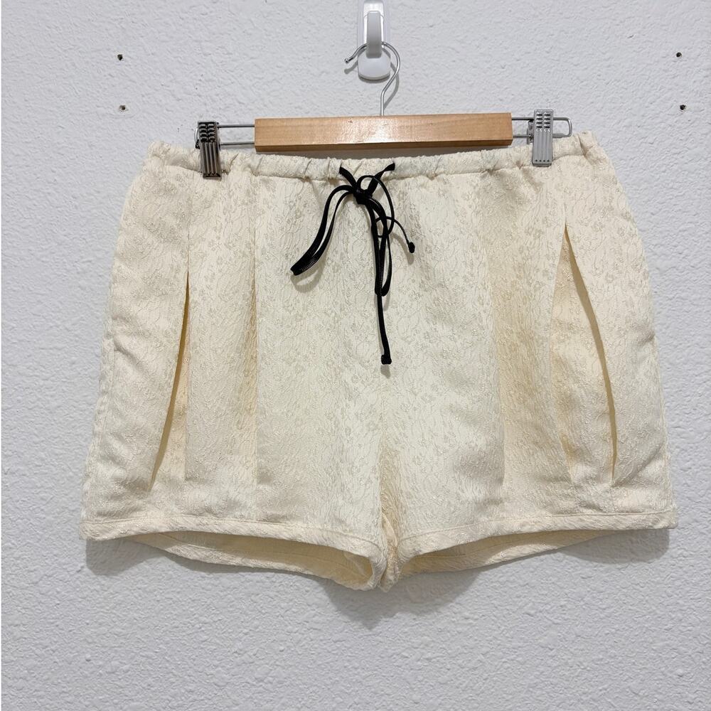 Free People Pearl Satin Shorts Tofu Pleated Jacquard Glam Boho Feminine Ballet - Picture 2 of 7